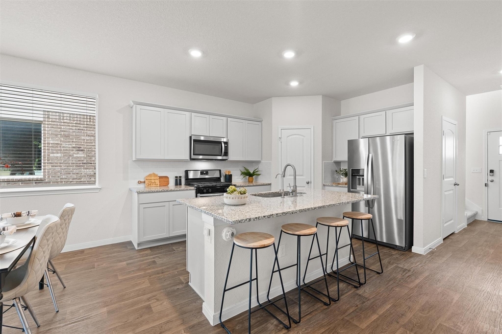 228 Brooklyn Dr - Photo 4