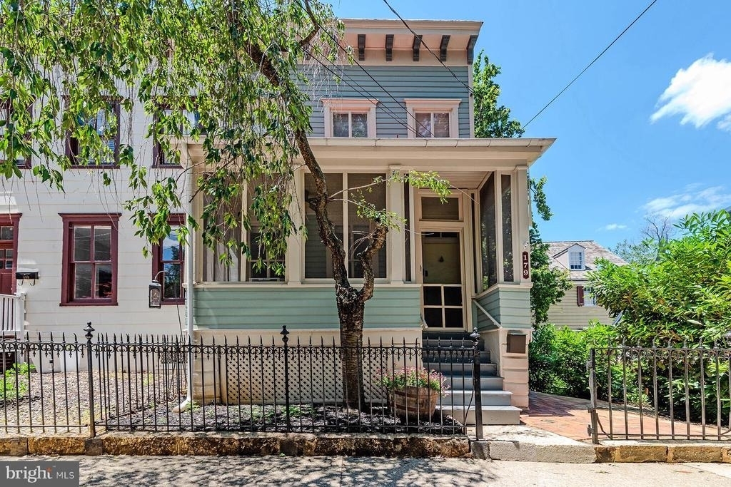 179 Green Street - Photo 0