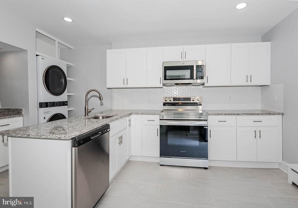 179 Green Street - Photo 13