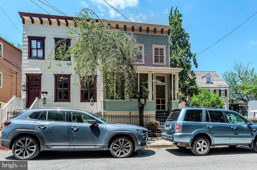 179 Green Street - Photo 2