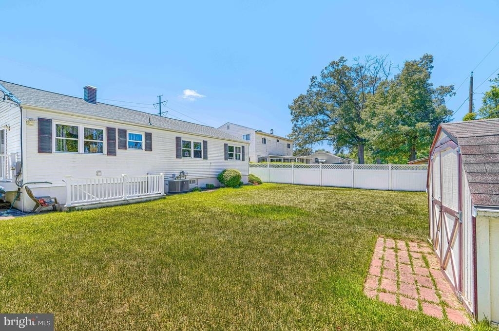 280 Mackintosh Drive - Photo 3