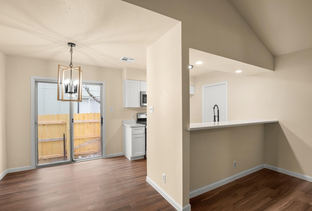 10711 Lanshire Dr - Photo 9