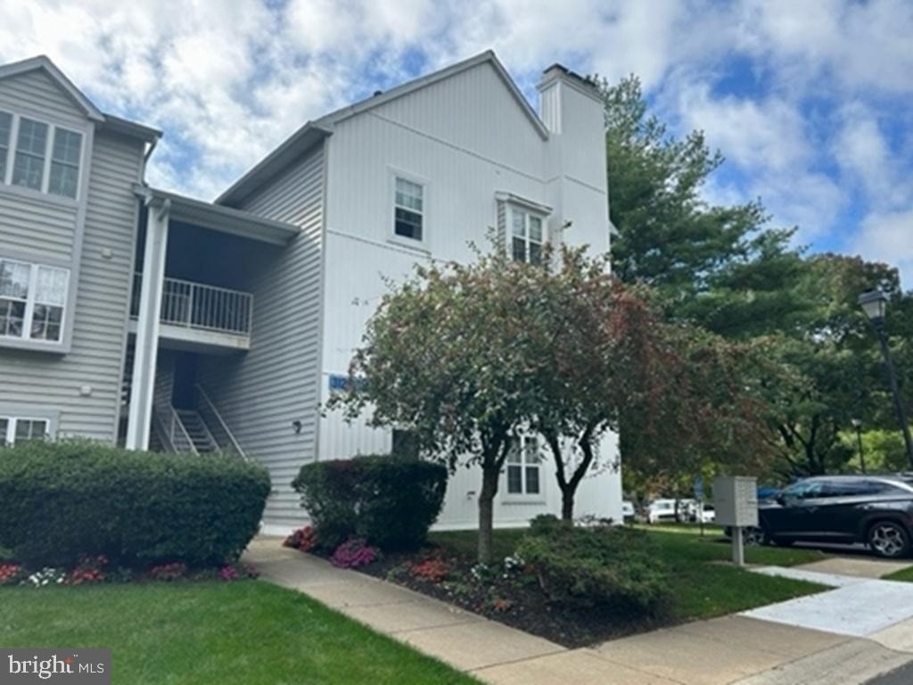 3143 Charing Cross - Photo 1