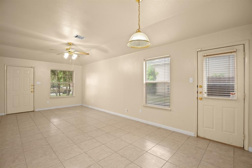 1225 Orchard Park Cir - Photo 6