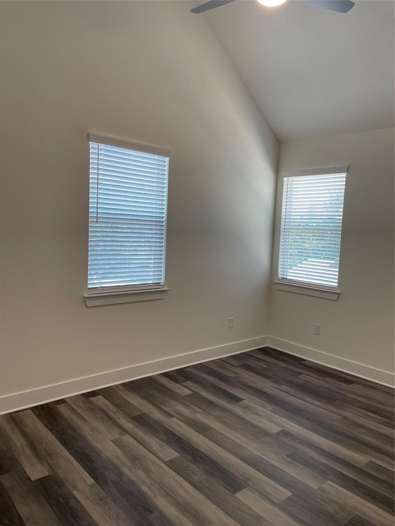 6901 Carver Ave - Photo 21