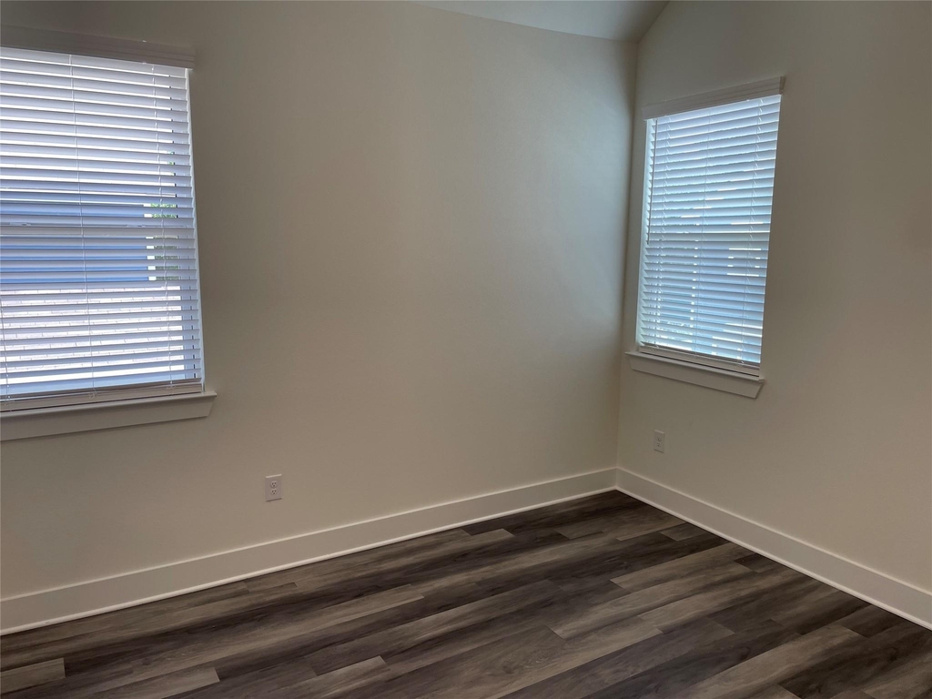 6901 Carver Ave - Photo 18