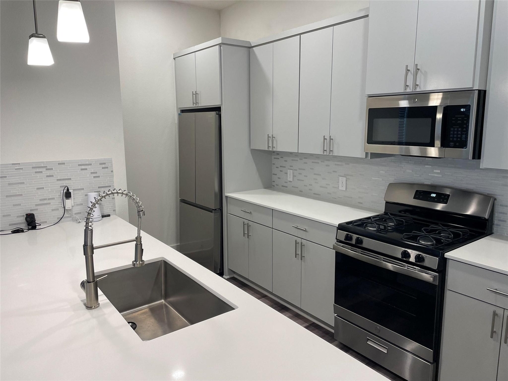 6901 Carver Ave - Photo 7