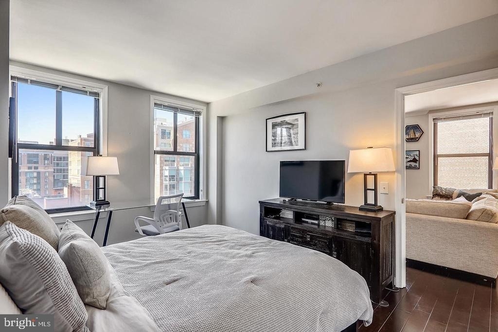631 D Street Nw - Photo 3