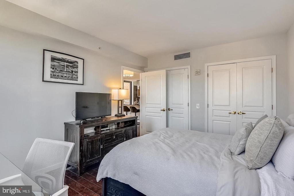 631 D Street Nw - Photo 6