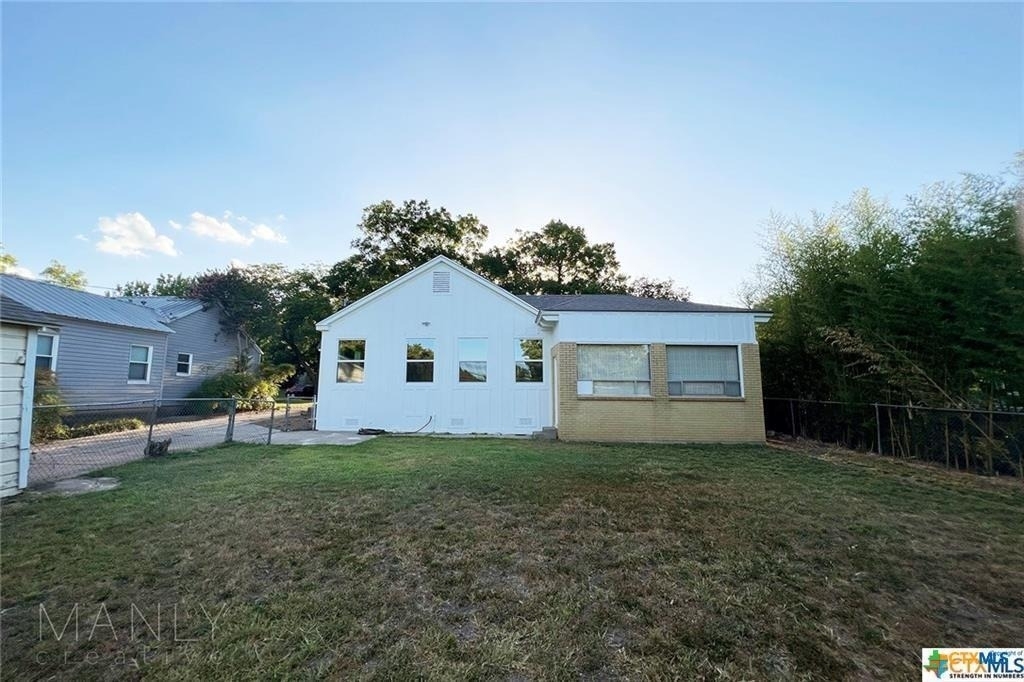 809 N 8th St - Photo 17