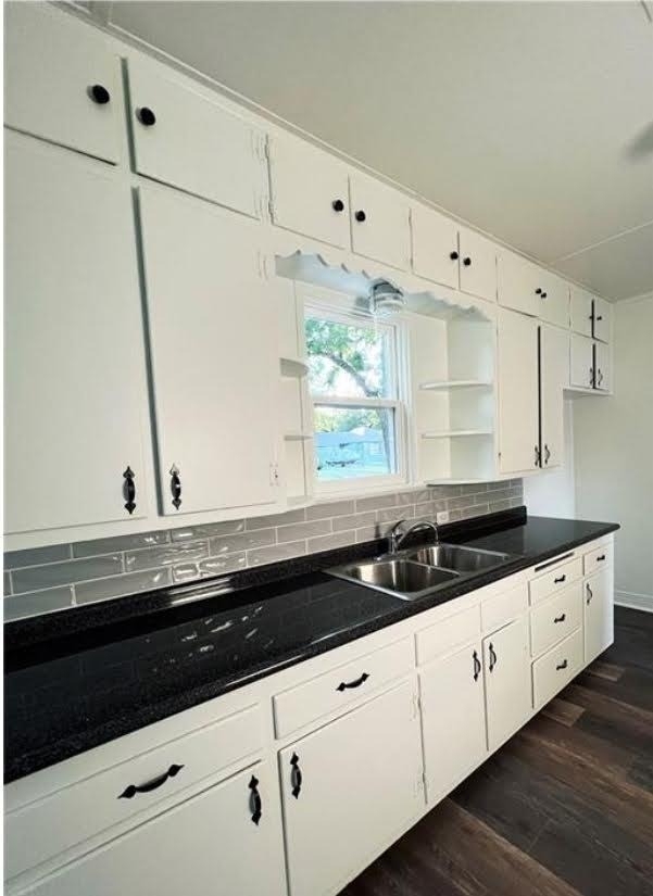 809 N 8th St - Photo 3