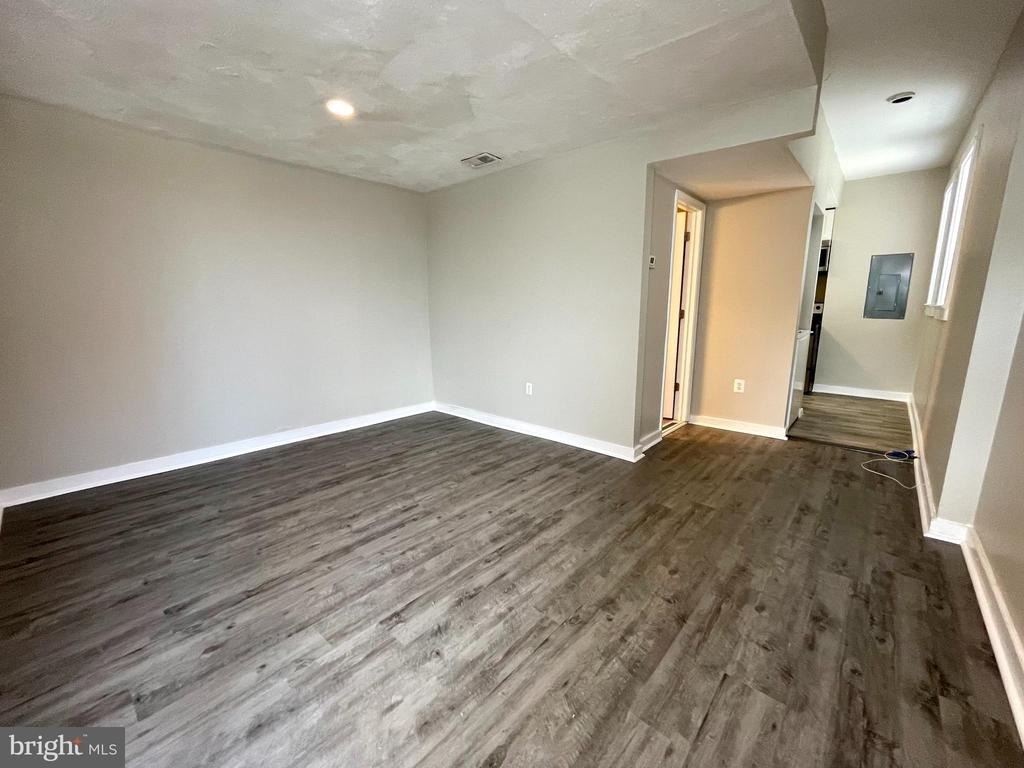 819 12th Street Ne - Photo 1