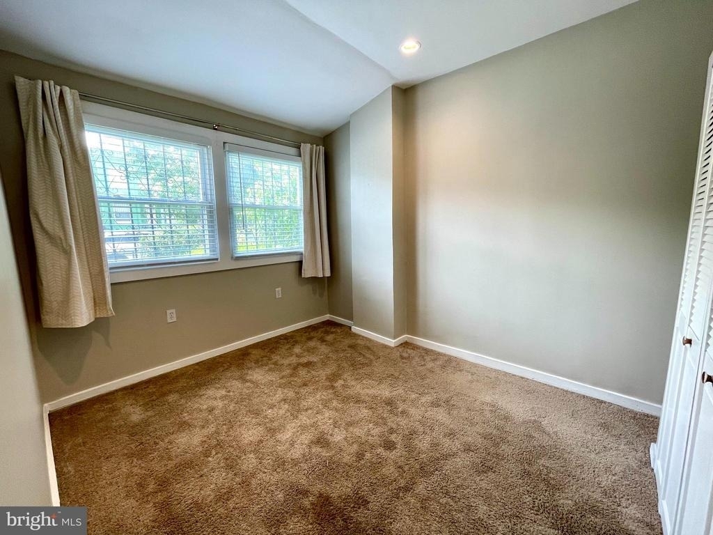 819 12th Street Ne - Photo 7