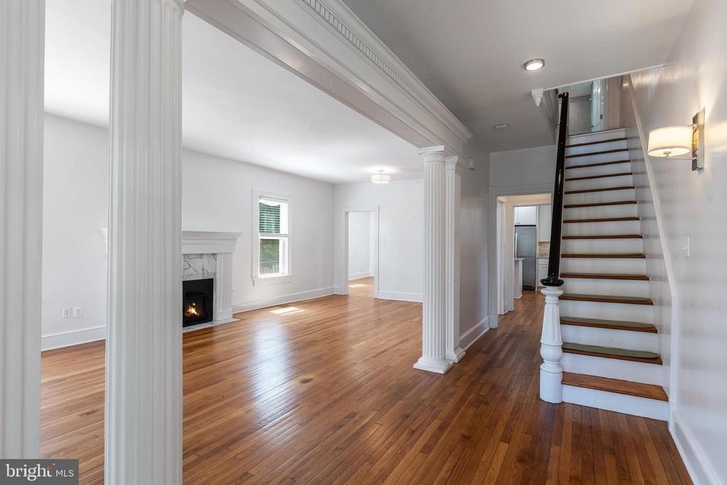 4226 Ellicott Street Nw - Photo 4