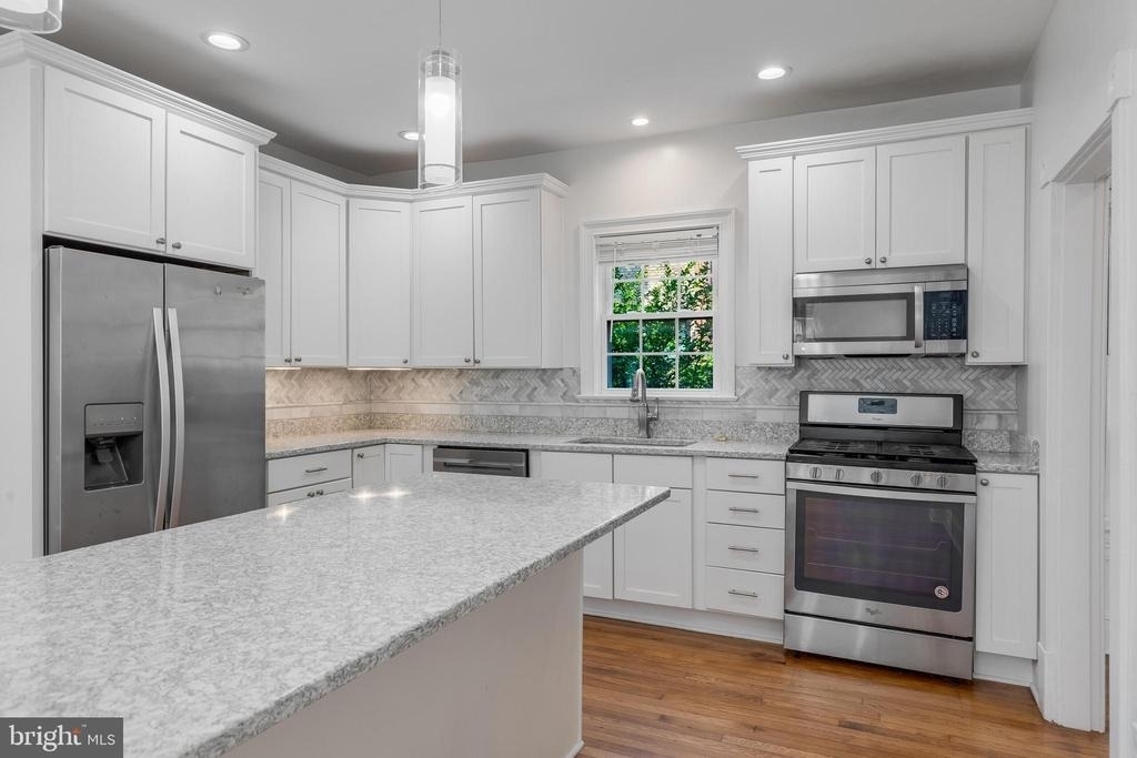 4226 Ellicott Street Nw - Photo 8