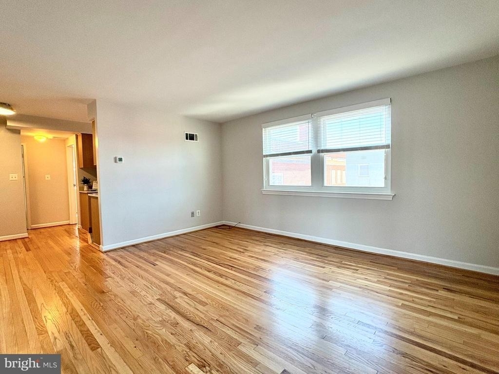 1627 Massachusetts Avenue Se - Photo 4