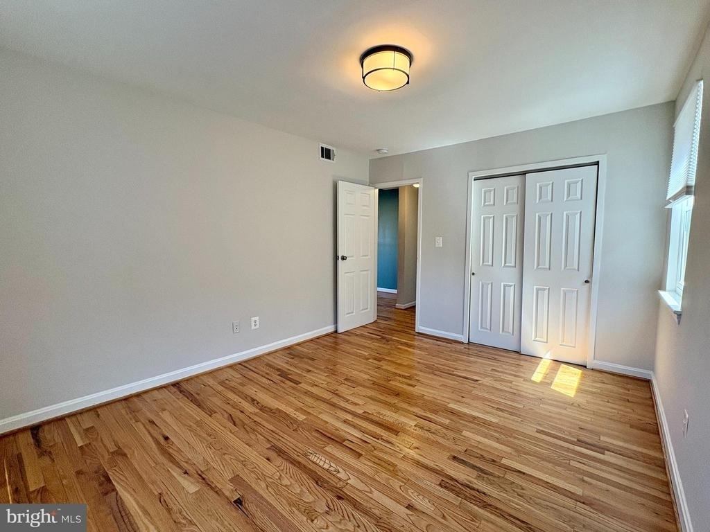 1627 Massachusetts Avenue Se - Photo 14