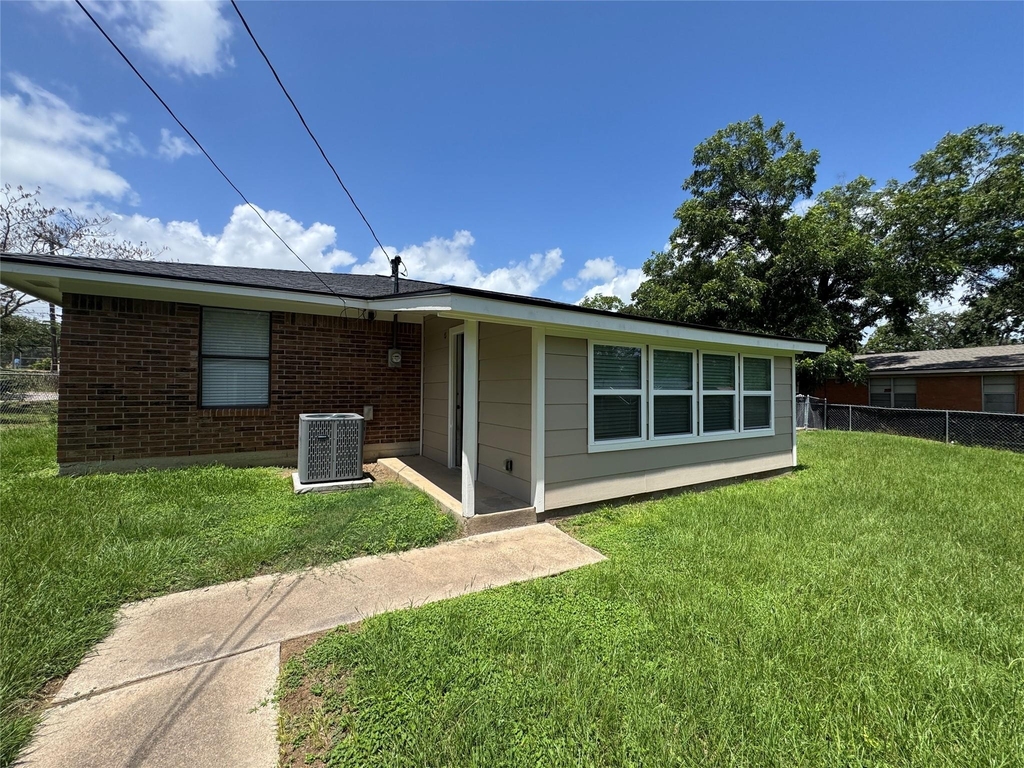 2004 Brazos Ave - Photo 9