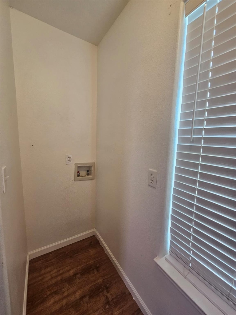 606 Trinity St - Photo 17
