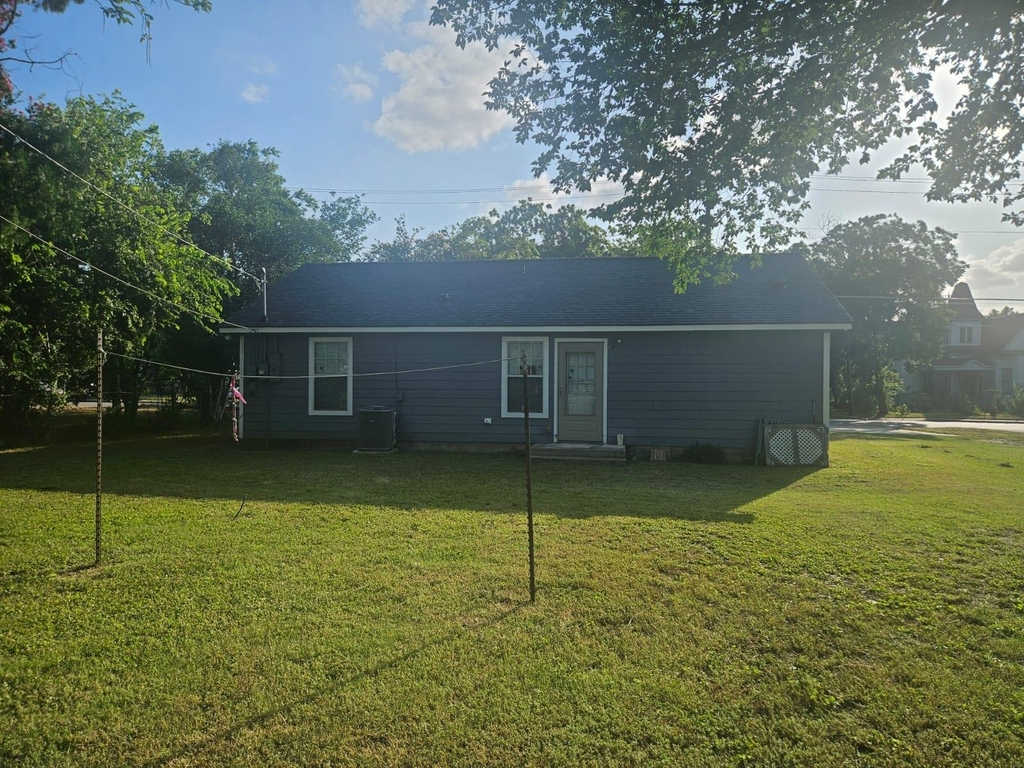 606 Trinity St - Photo 20