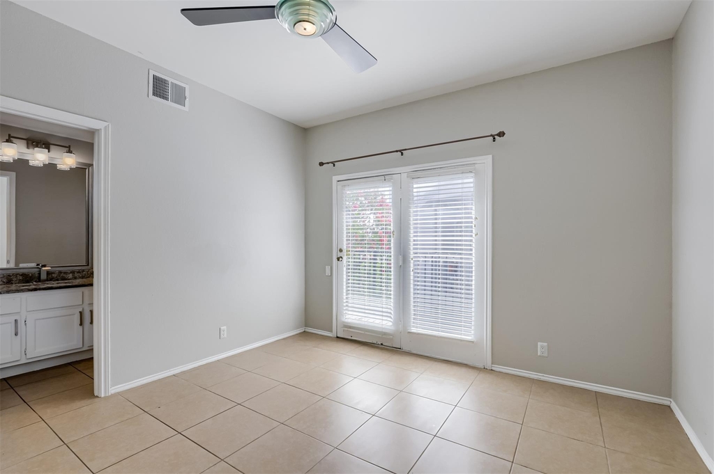 802 S 1st St - Photo 6