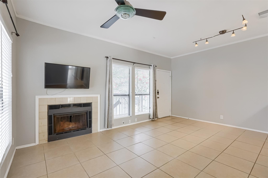 802 S 1st St - Photo 1