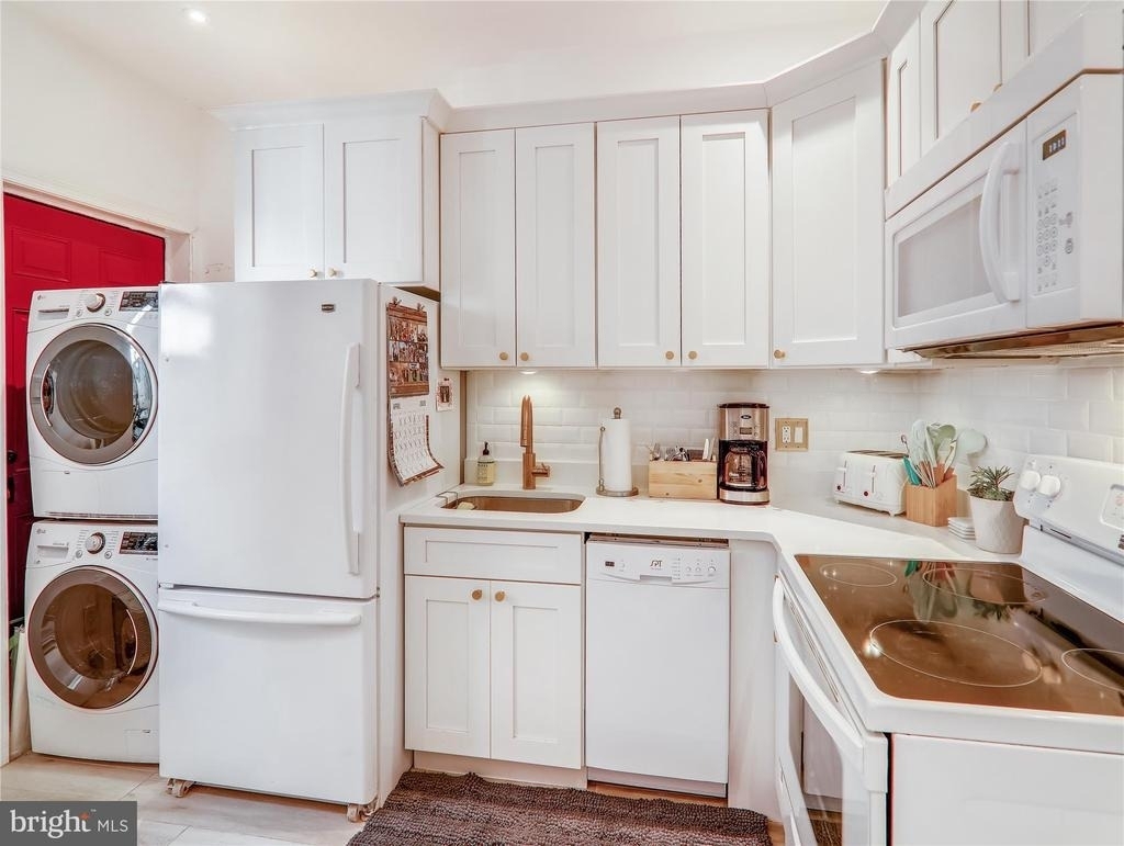 202 F Street Ne - Photo 7