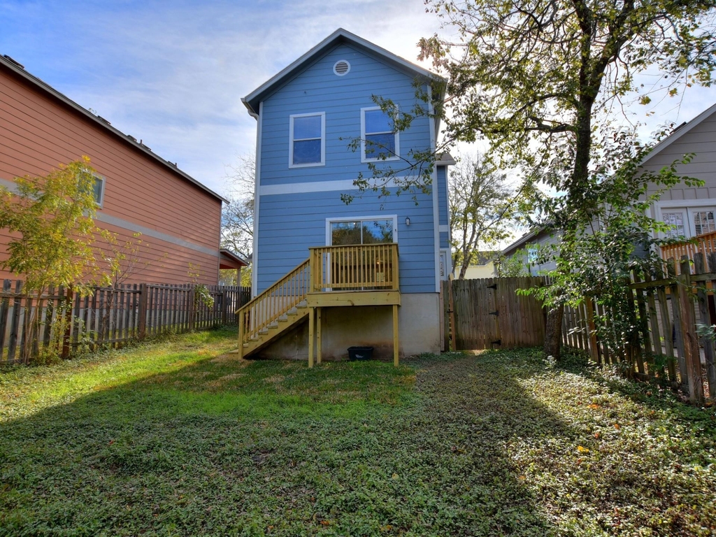 917 E 3rd St - Photo 20