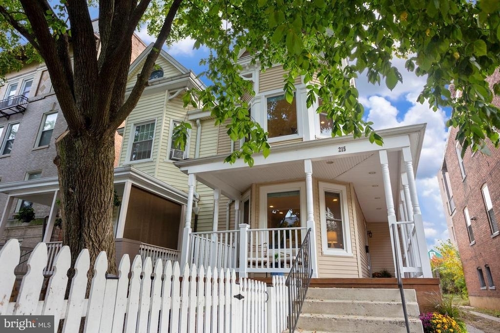 215 T Street Ne - Photo 0