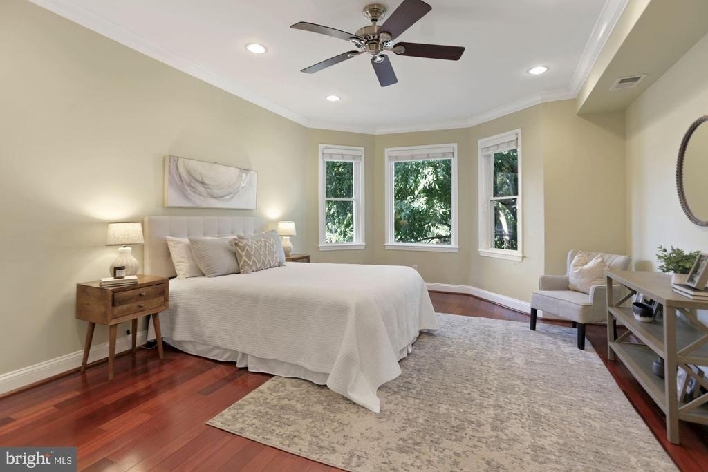 215 T Street Ne - Photo 12