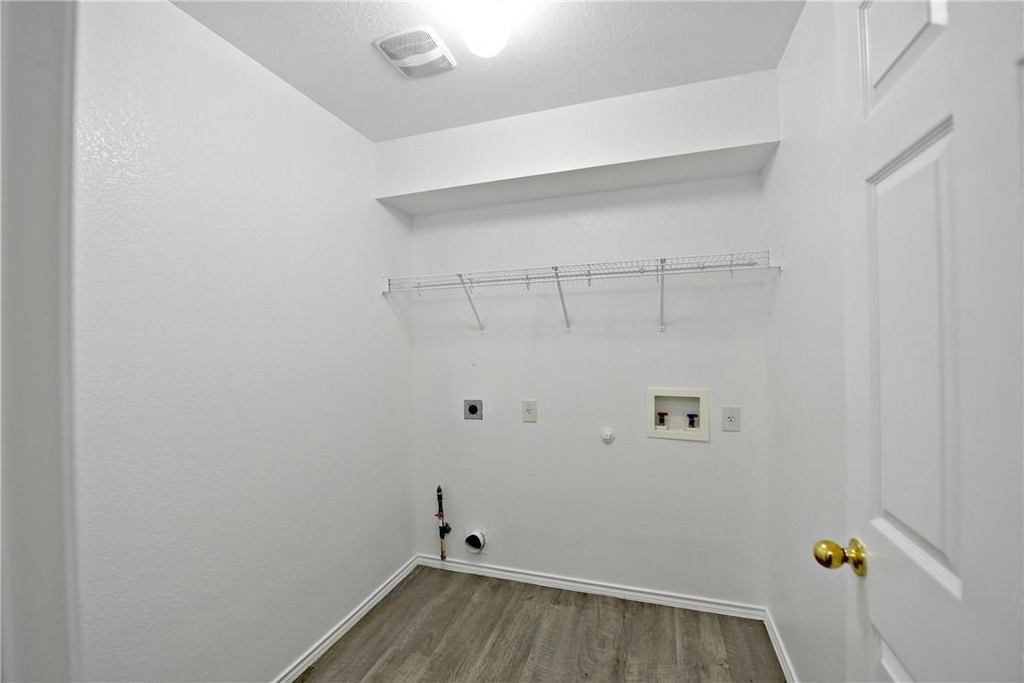 802 Rubles Ct - Photo 20