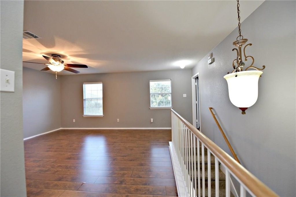 802 Rubles Ct - Photo 10