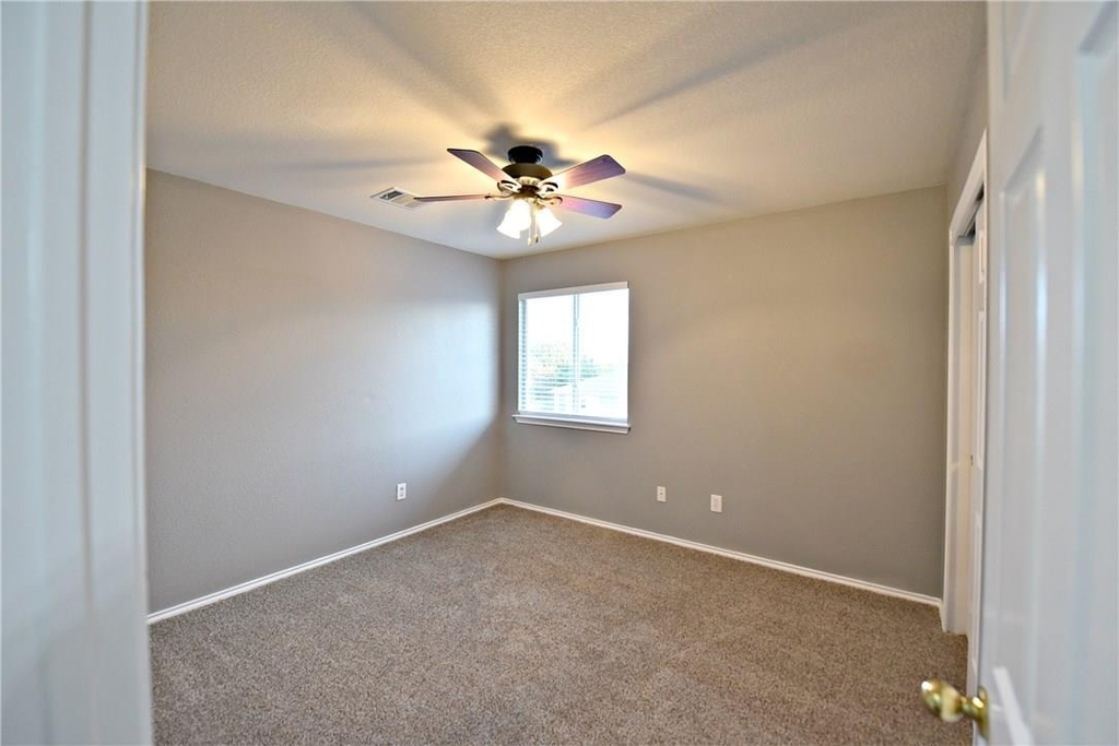 802 Rubles Ct - Photo 16