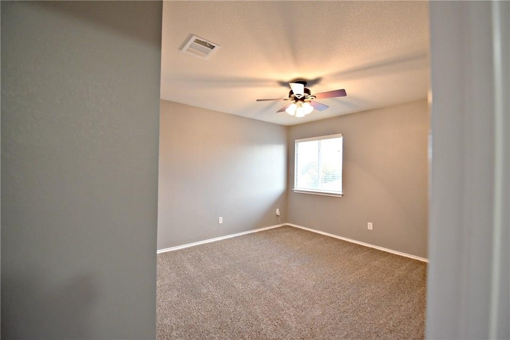 802 Rubles Ct - Photo 15