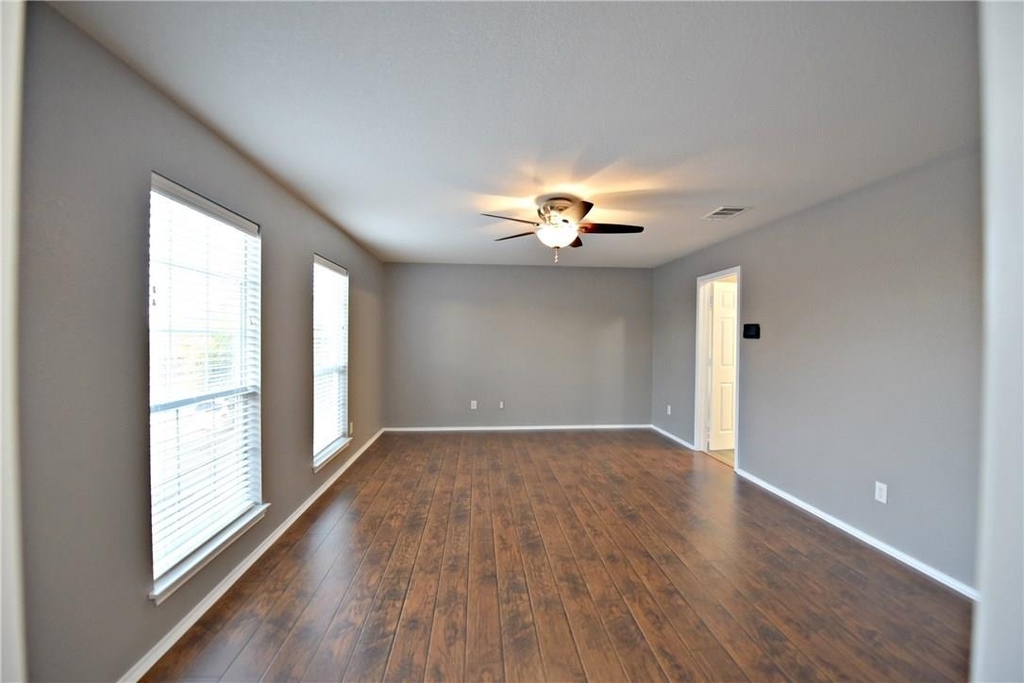 802 Rubles Ct - Photo 12