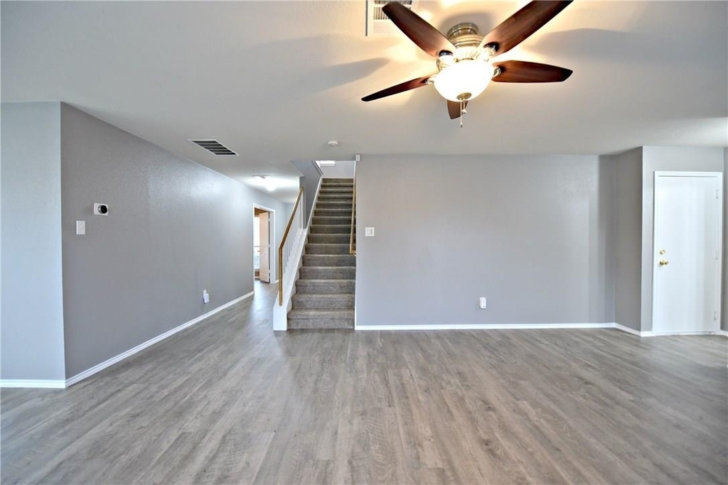 802 Rubles Ct - Photo 6