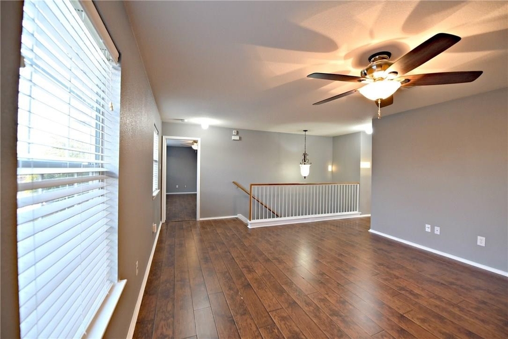 802 Rubles Ct - Photo 11