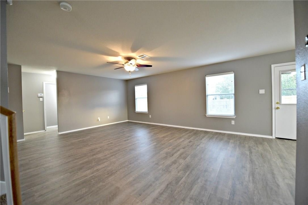 802 Rubles Ct - Photo 5
