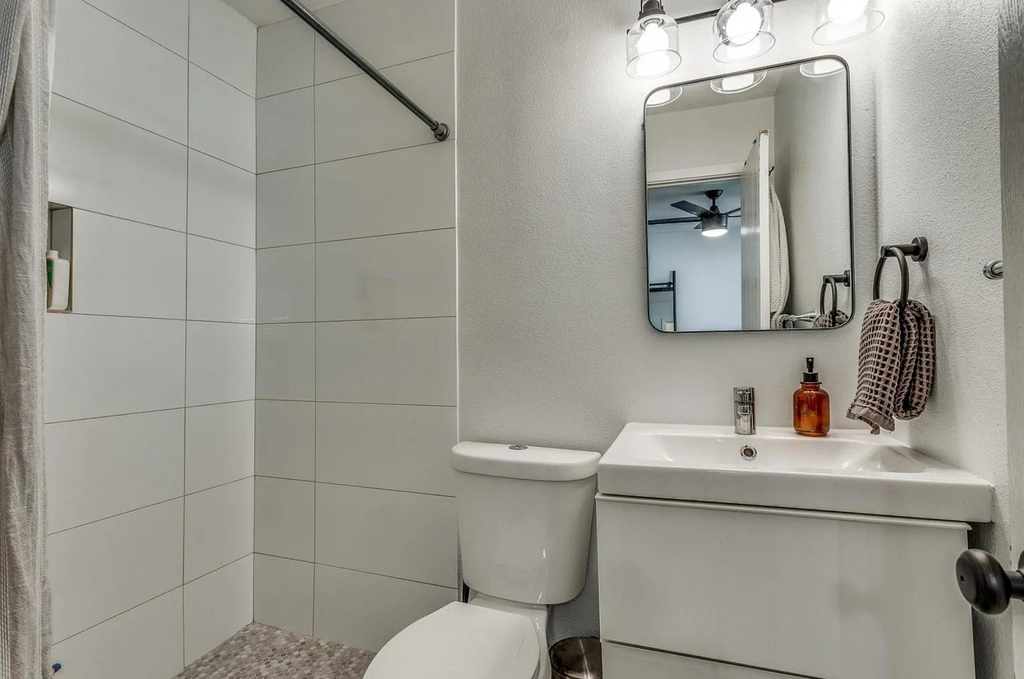 748 Wales Way - Photo 11