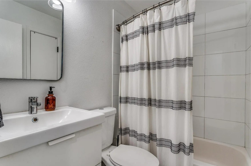 748 Wales Way - Photo 13