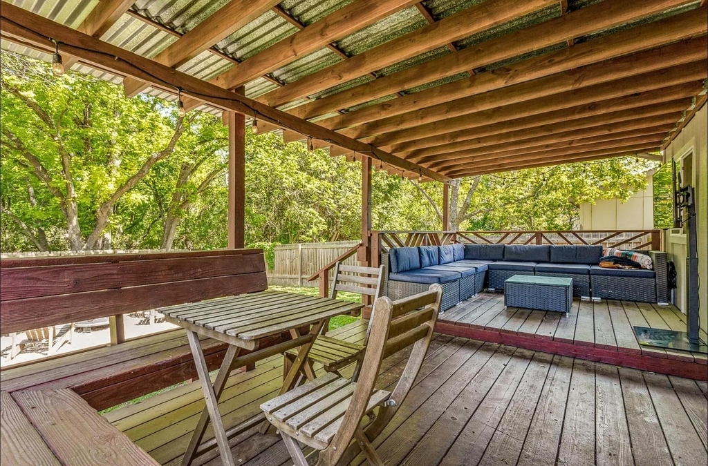 748 Wales Way - Photo 16