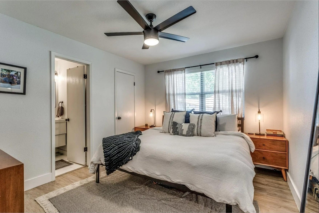 748 Wales Way - Photo 10