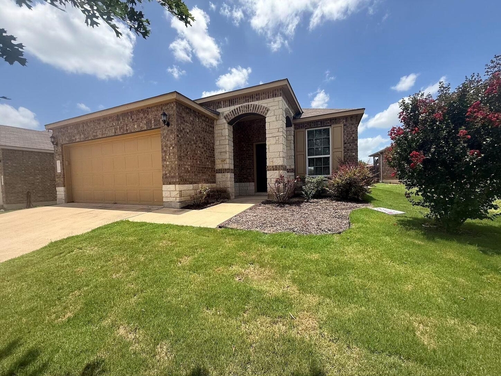 352 Martha Dr - Photo 0