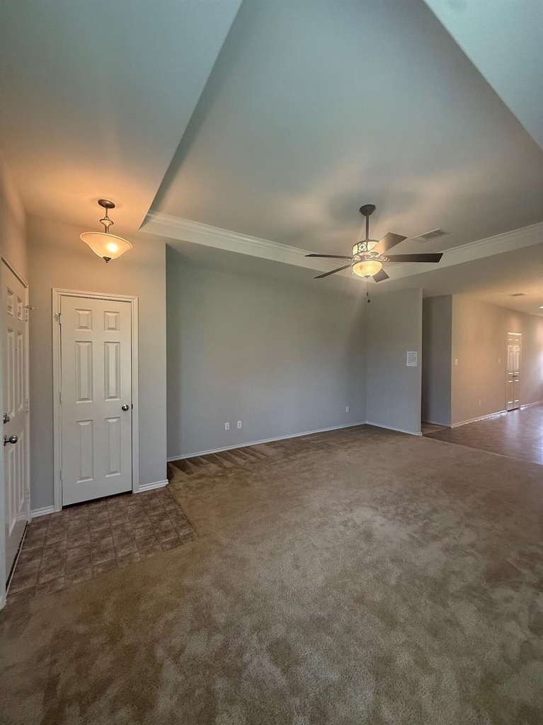 352 Martha Dr - Photo 4