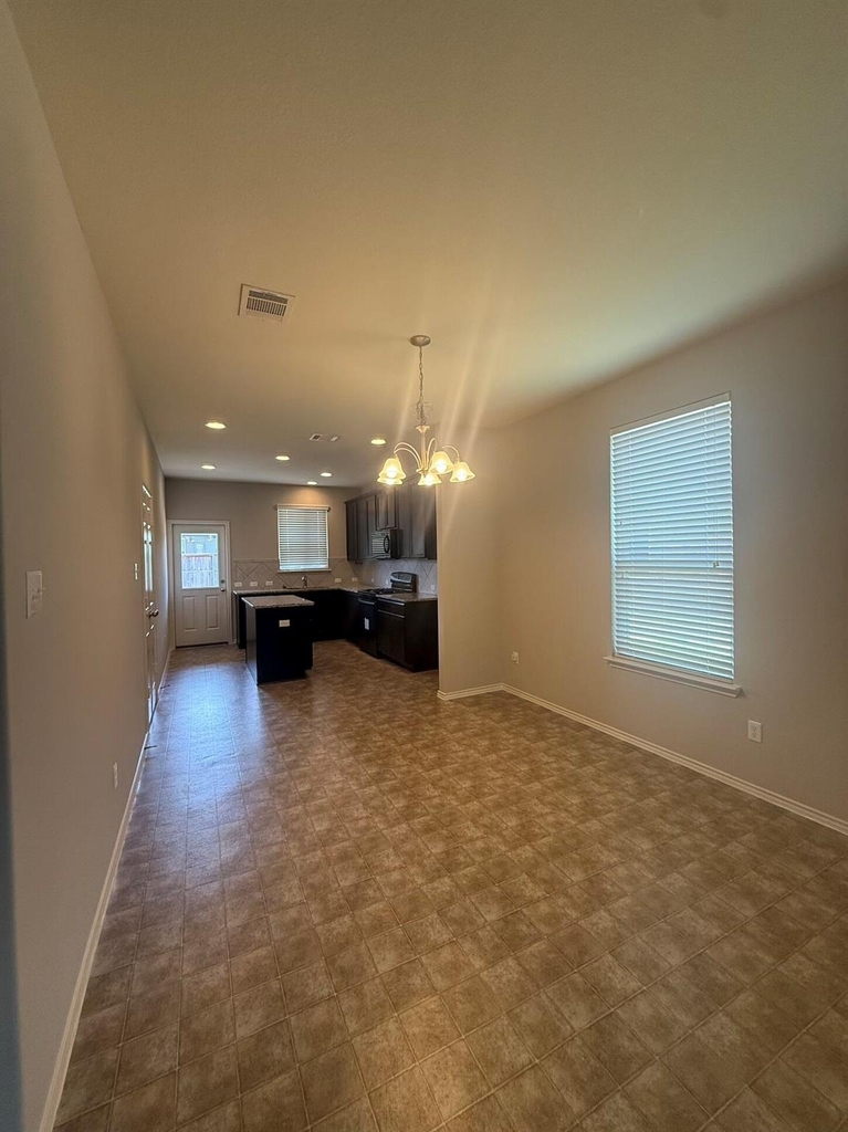 352 Martha Dr - Photo 7