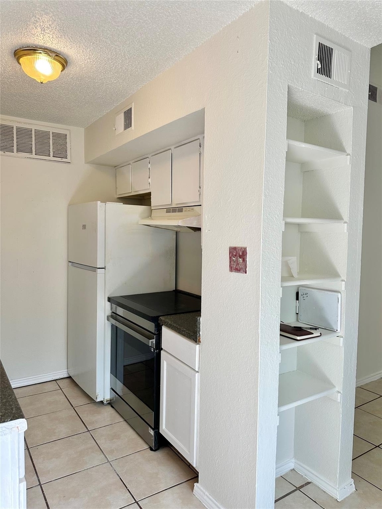 4322 Gillis St - Photo 4