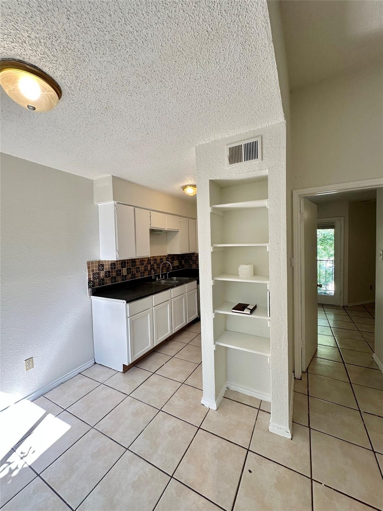 4322 Gillis St - Photo 1