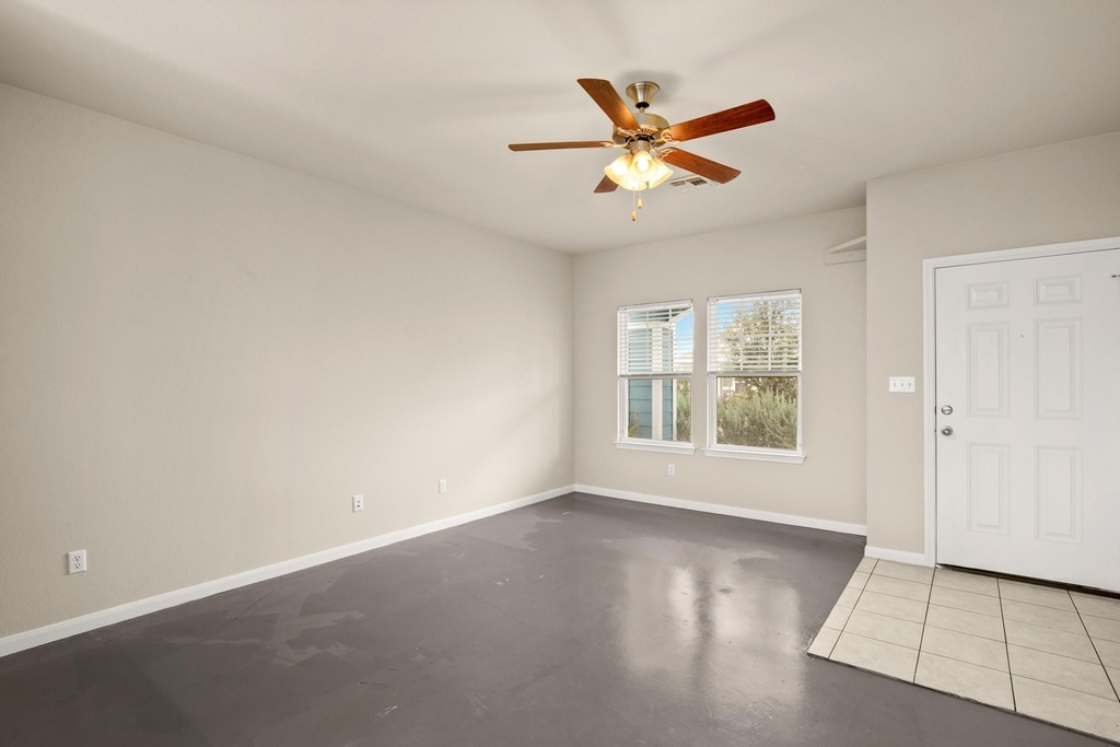 1006 Sand Post Pl - Photo 4