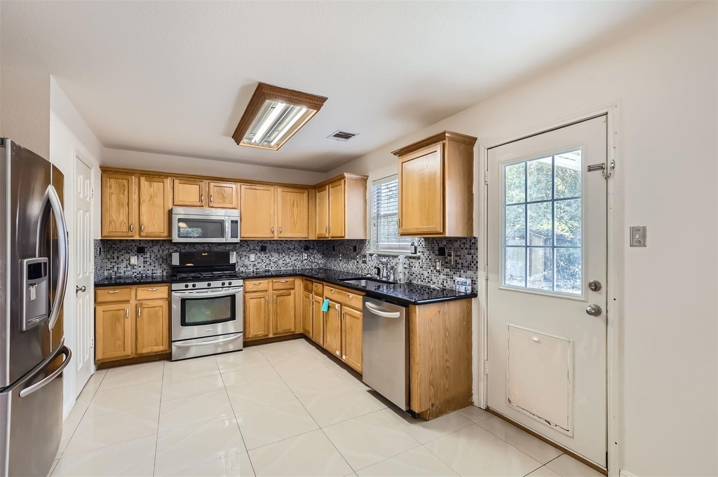 3001 Rainy River Dr - Photo 8