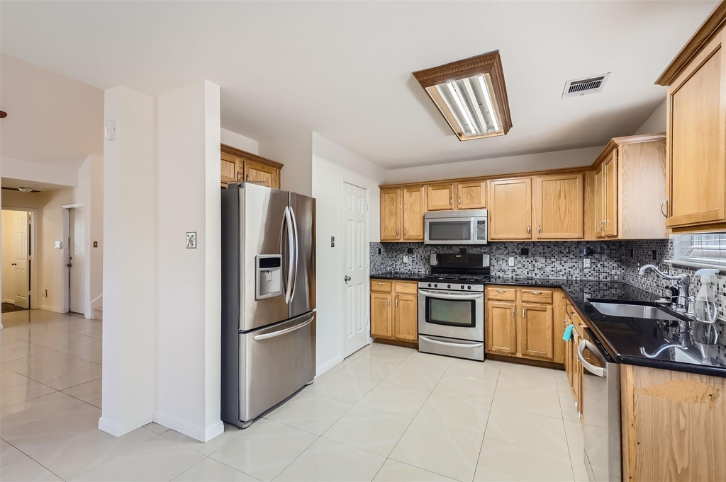 3001 Rainy River Dr - Photo 7